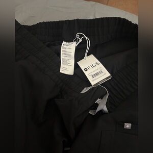 Women’s FIGS mid rise classic joggers size 2XL